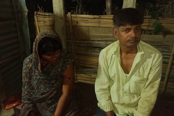 भूख ना माने झूठी भात प्रेम न माने उम्र समाज