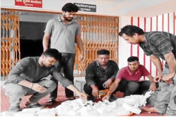 पटना से बासुकीनाथ धाम में खपाने के लिए लाई गई नकली पनीर की बड़ी खेप जब्त